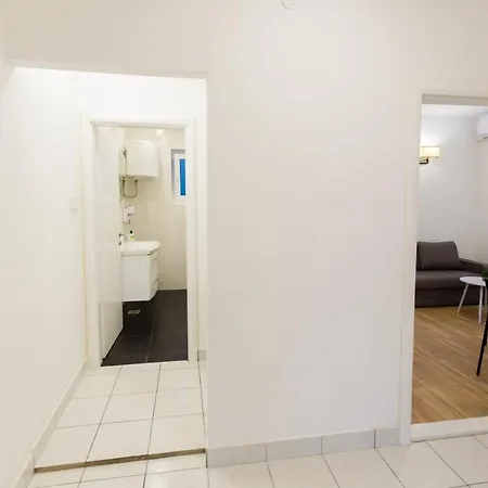 Appartamento 2 Bed Sleeps 6 - Free Parking Crikvenica