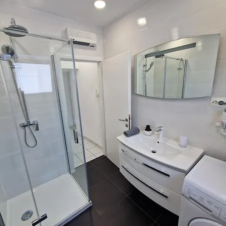 Kristijan - Two Bedrooms Apartmant 1 *