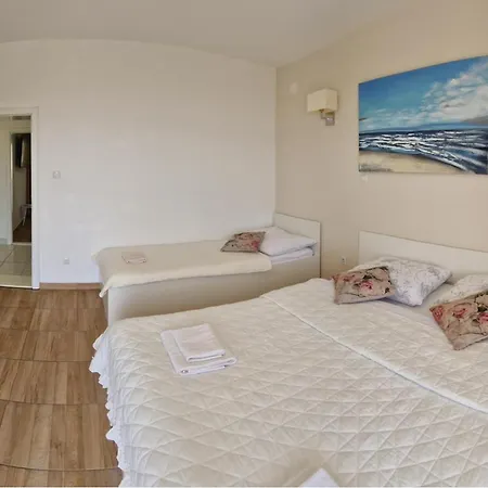 Appartamento 2 Bed Sleeps 6 - Free Parking *