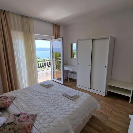 Апартаменты 2 Bed Sleeps 6 - Free Parking *