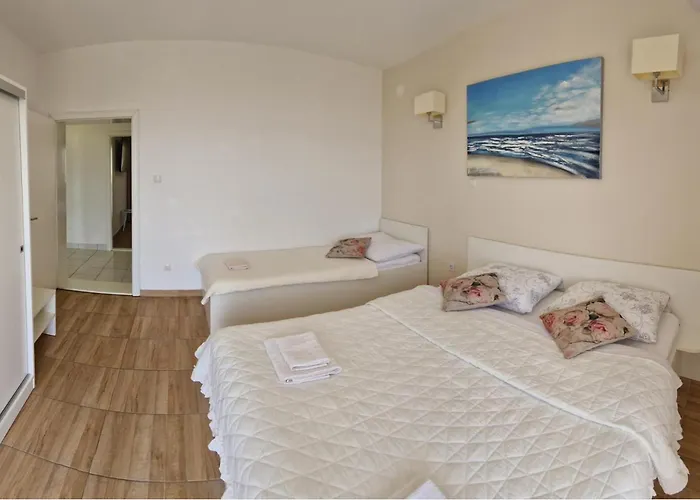 דירה 2 Bed Sleeps 6 - Free Parking *